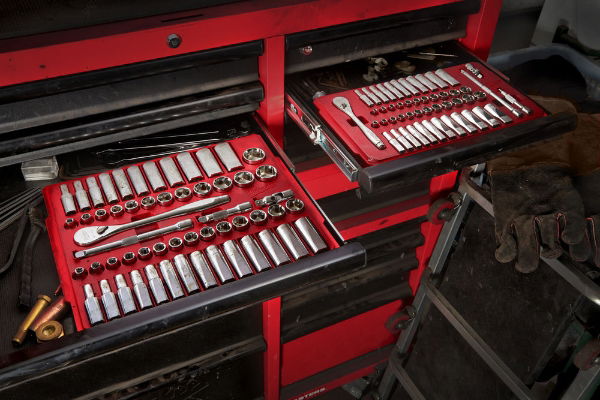 MILWAUKEE 1/4" RATCHET & SOCKET SET - 50pc