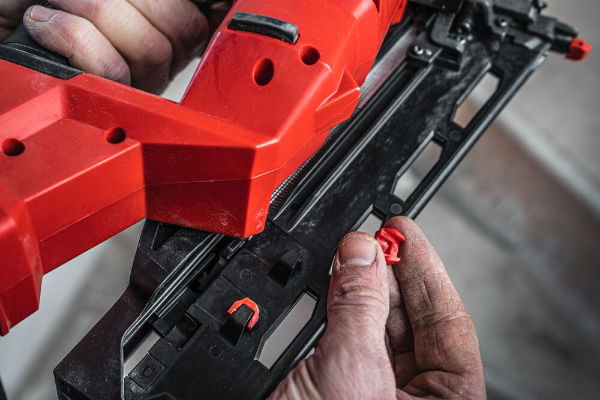 MILWAUKEE M18FN15GA-0X NAIL GUN