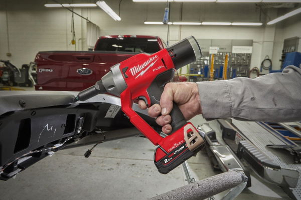 MILWAUKEE M18ONEFPRT-0X RIVET TOOL