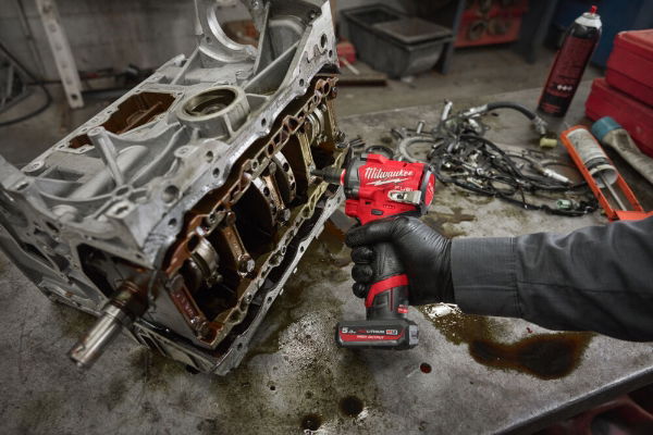 MILWAUKEE M12FCIWF38G3-0 3/8 IMPACT WRENCH