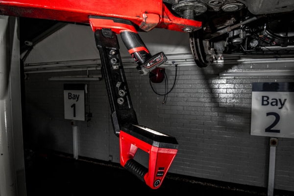 MILWAUKEE M12UCL-0 UNDER CARRIAGE LIGHT