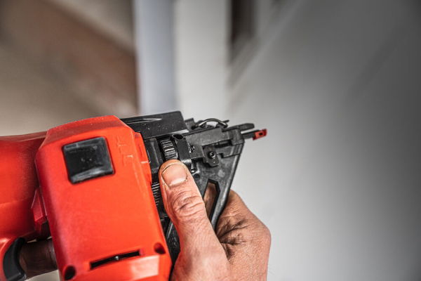 MILWAUKEE M18FN16GA-202X FINISH NAILER