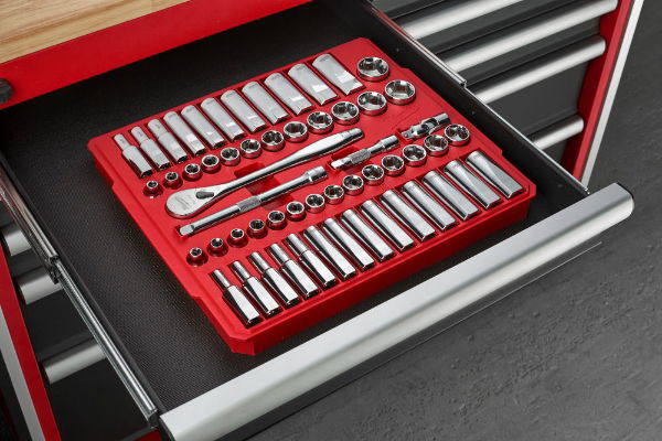 MILWAUKEE 3/8" RATCHET & SOCKET SET - 56pc