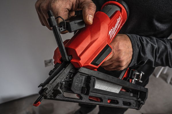 MILWAUKEE M18FN15GA-0X NAIL GUN