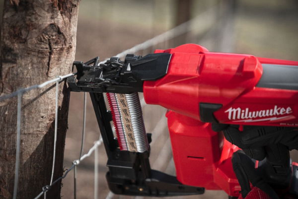 MILWAUKEE M18FFUS-0C FENCING STAPLER