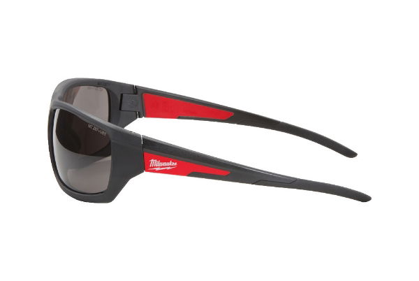 MILWAUKEE TINTED PERFORMANCE SAFETY GLASSES