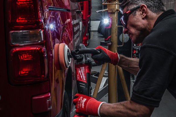 MILWAUKEE M12CML-401 COLOUR MATCHING LIGHT