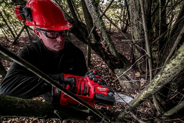 MILWAUKEE M12FHS-0 HATCHET PRUNING SAW