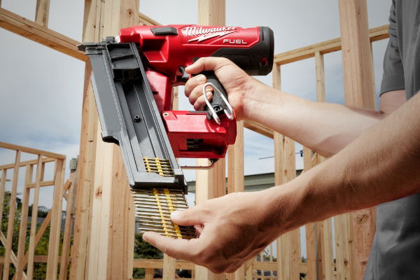 MILWAUKEE M18FFN21-0C - 21° FRAMING NAILER