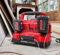 MILWAUKEE M18PC6 CHARGER