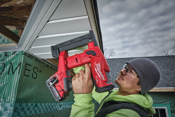 MILWAUKEE M18FNCS18GS-202X NARROW CROWN STAPLER