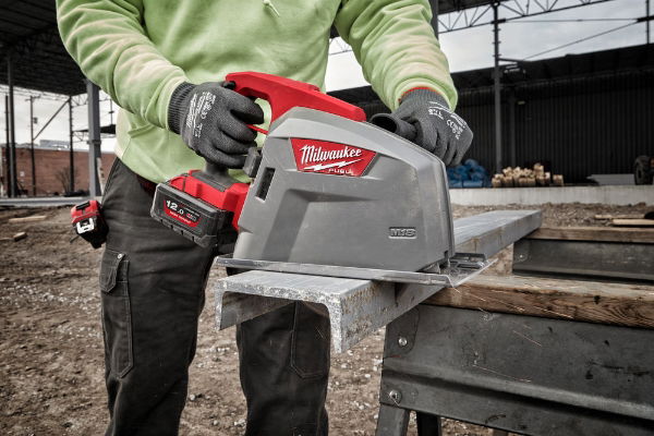 MILWAUKEE M18FMCS66-0C METAL CIRCULAR SAW