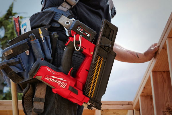 MILWAUKEE M18FFN21-0C - 21° FRAMING NAILER